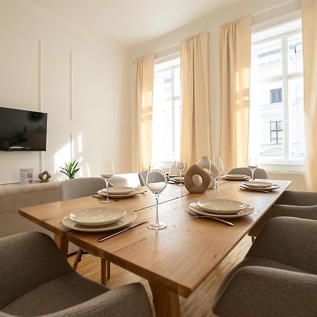 Vibrant 107 M2 Flat In The City Center Відень Екстер'єр фото