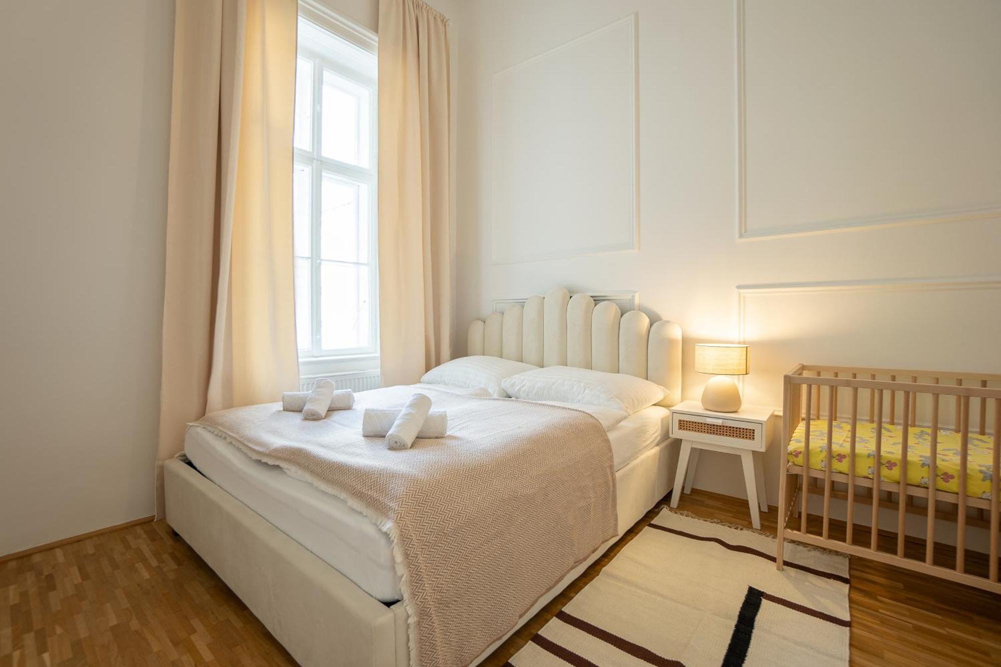 Vibrant 107 M2 Flat In The City Center Відень Екстер'єр фото